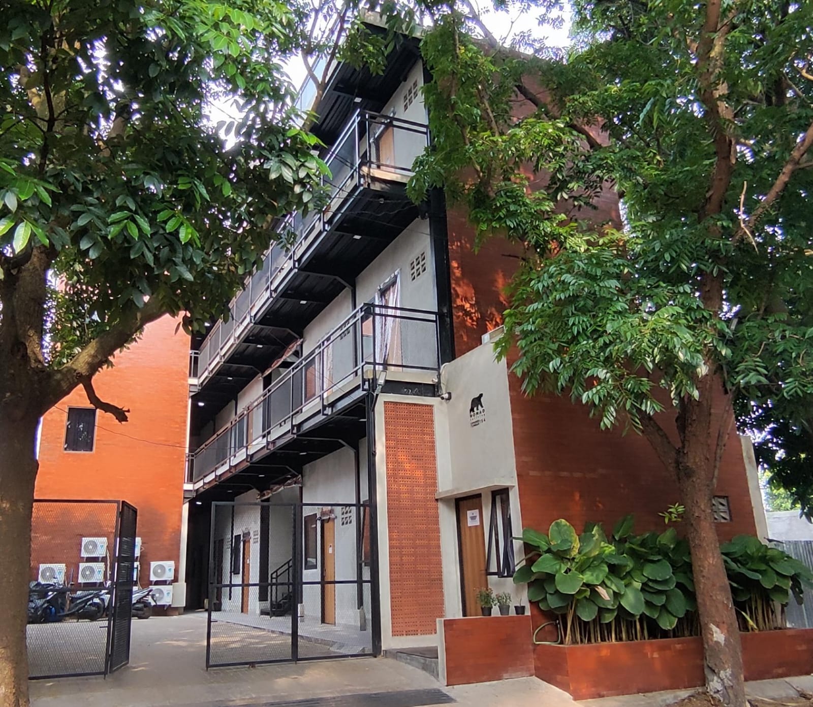 Nomad Pasteur